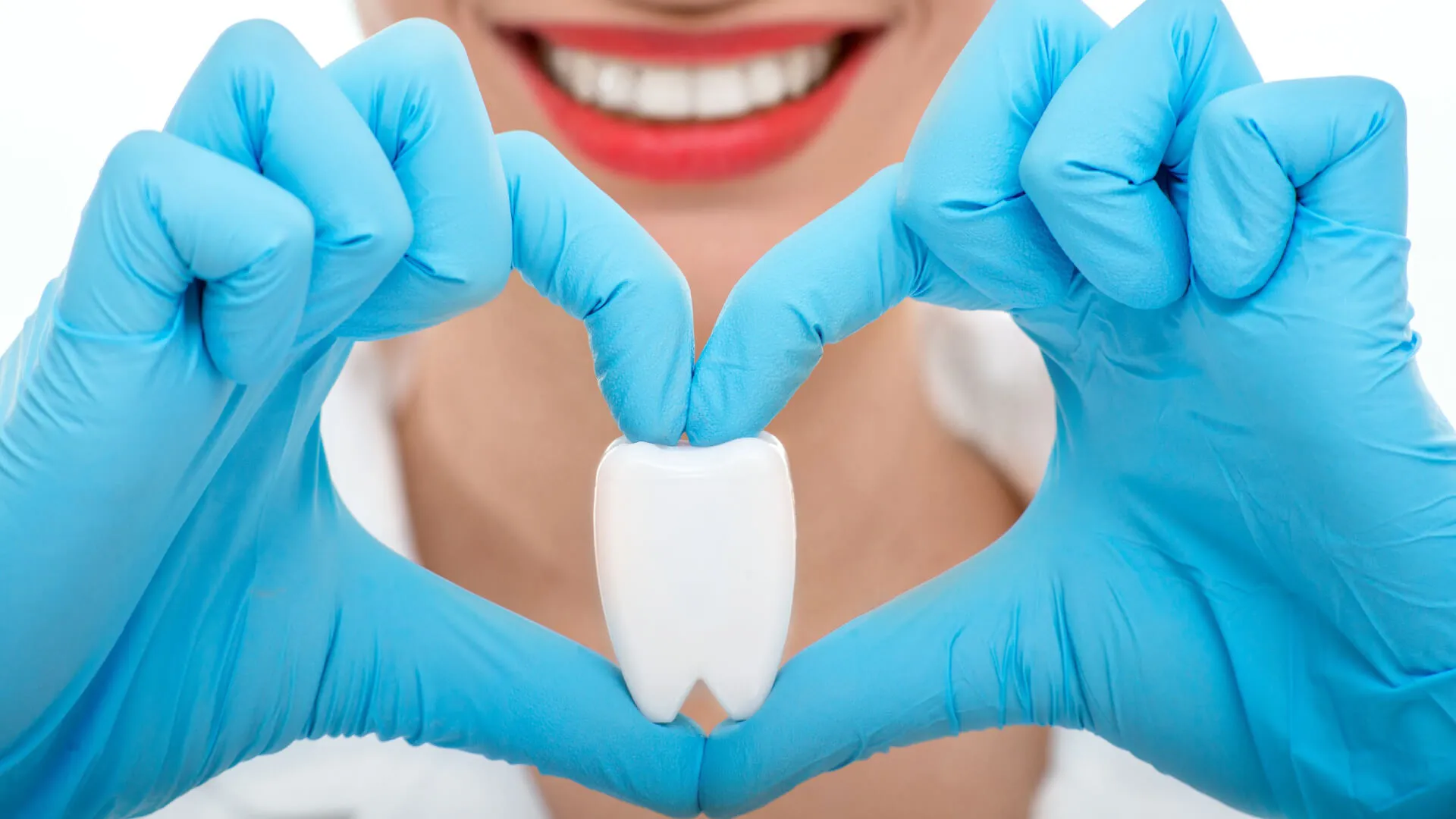 Exploring Alternative Methods for Cleaning & Caring For Your Teeth & Gum