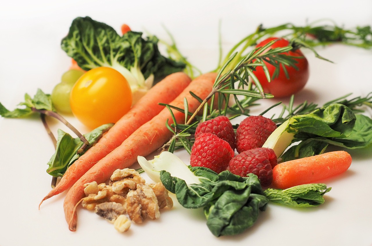 Foods That Promote Strong Teeth and Healthy Gums